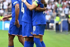 九游APP-包含刚刚！姆巴佩在老鹰比赛中绝杀转会期曼城备战欧联，巴黎圣日耳曼窗口期迎来里程碑的词条